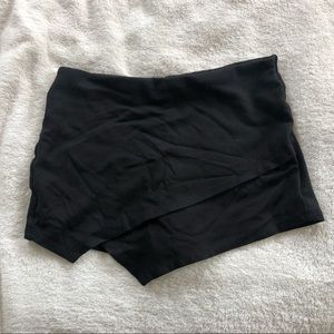 Black Skort